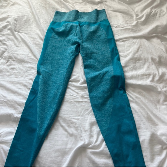 Victoria secret PINK leggings - Picture 3 of 4